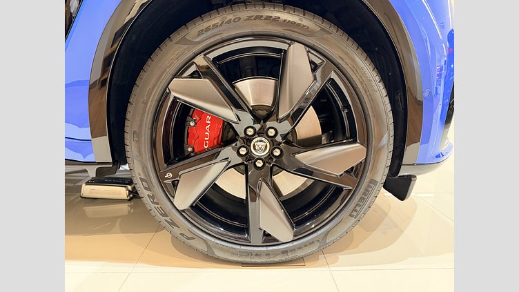 2023 認定中古車 Jaguar F-Pace ウルトラブルー P550 AWD（オートマチック） SVR