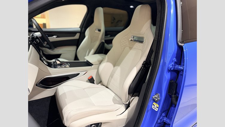 2023 認定中古車 Jaguar F-Pace ウルトラブルー P550 AWD（オートマチック） SVR