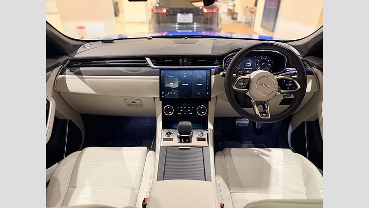 2023 認定中古車 Jaguar F-Pace ウルトラブルー P550 AWD（オートマチック） SVR