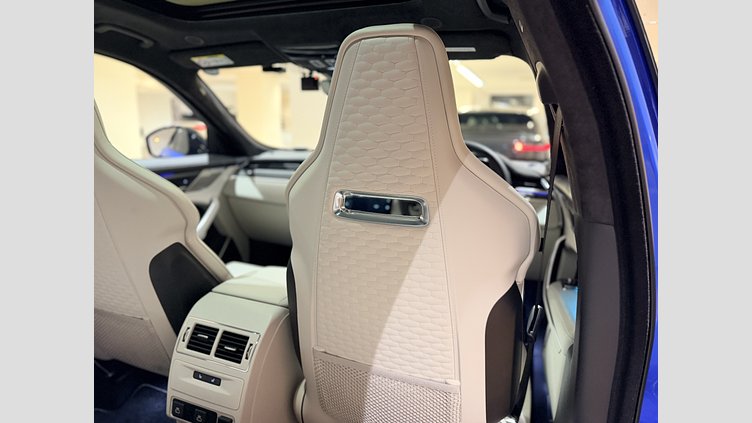 2023 認定中古車 Jaguar F-Pace ウルトラブルー P550 AWD（オートマチック） SVR