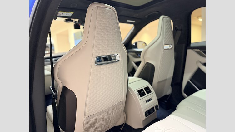 2023 認定中古車 Jaguar F-Pace ウルトラブルー P550 AWD（オートマチック） SVR