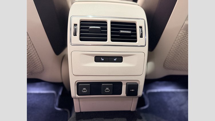 2023 認定中古車 Jaguar F-Pace ウルトラブルー P550 AWD（オートマチック） SVR