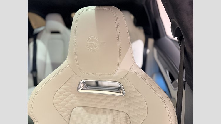 2023 認定中古車 Jaguar F-Pace ウルトラブルー P550 AWD（オートマチック） SVR