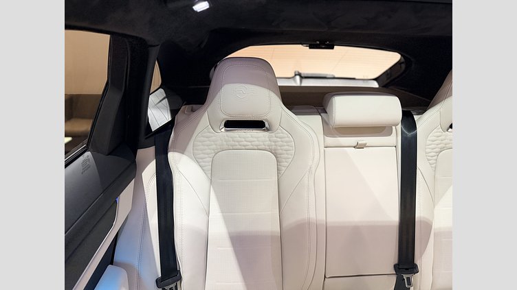 2023 認定中古車 Jaguar F-Pace ウルトラブルー P550 AWD（オートマチック） SVR