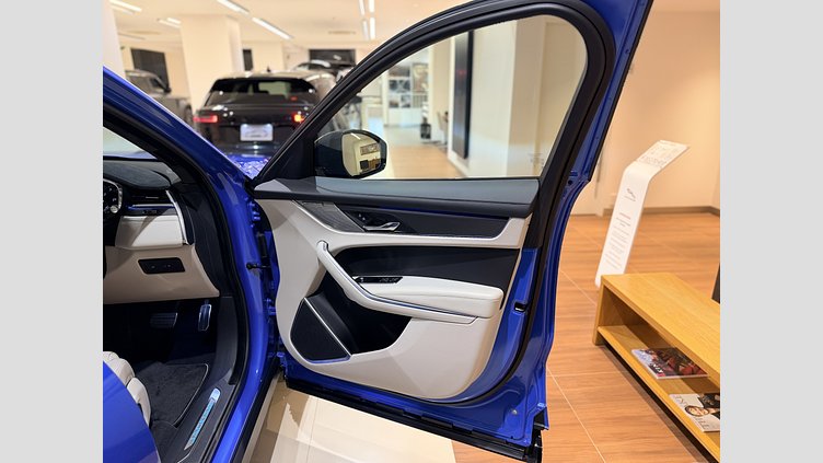2023 認定中古車 Jaguar F-Pace ウルトラブルー P550 AWD（オートマチック） SVR