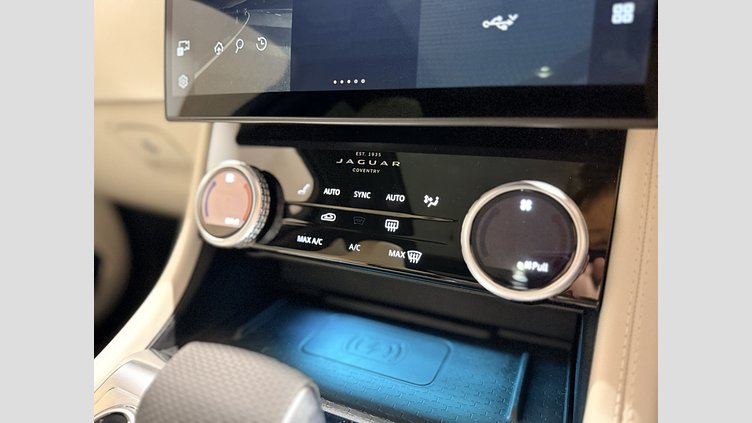 2023 認定中古車 Jaguar F-Pace ウルトラブルー P550 AWD（オートマチック） SVR