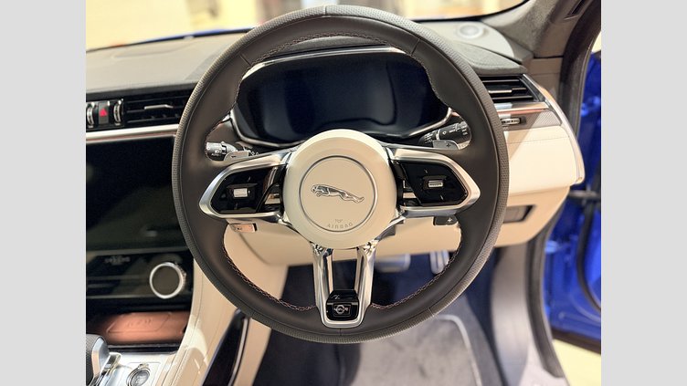 2023 認定中古車 Jaguar F-Pace ウルトラブルー P550 AWD（オートマチック） SVR