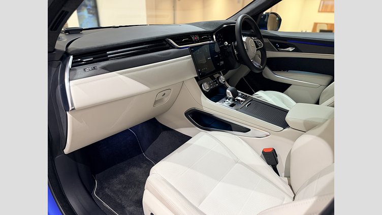 2023 認定中古車 Jaguar F-Pace ウルトラブルー P550 AWD（オートマチック） SVR