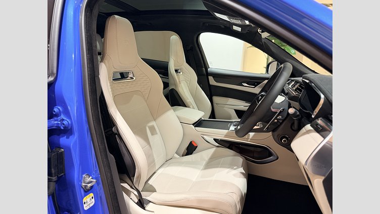 2023 認定中古車 Jaguar F-Pace ウルトラブルー P550 AWD（オートマチック） SVR