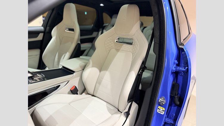 2023 認定中古車 Jaguar F-Pace ウルトラブルー P550 AWD（オートマチック） SVR