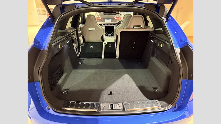 2023 認定中古車 Jaguar F-Pace ウルトラブルー P550 AWD（オートマチック） SVR