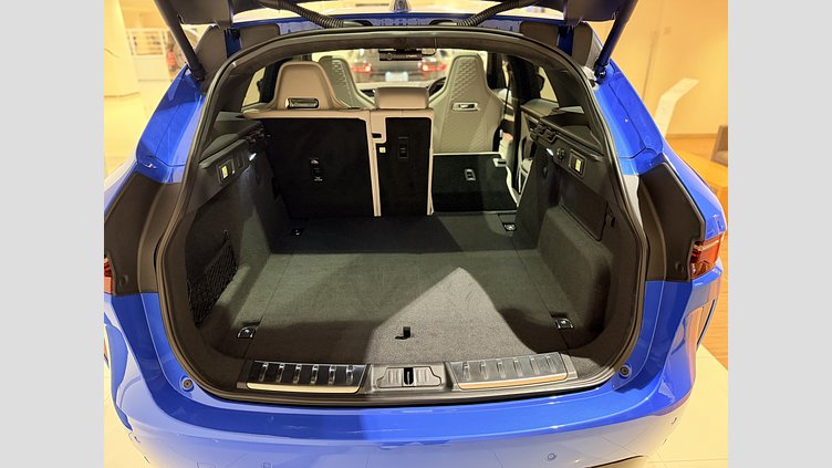 2023 認定中古車 Jaguar F-Pace ウルトラブルー P550 AWD（オートマチック） SVR