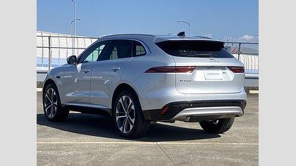 F-Pace 7