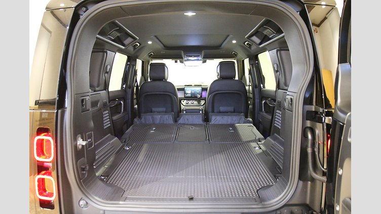 2024 認定中古車 Land Rover Defender 110 サントリーニブラック D350 ディーゼルマイルドハイブリッド X-Dynamic HSE