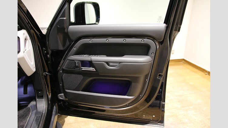 2024 認定中古車 Land Rover Defender 110 サントリーニブラック D350 ディーゼルマイルドハイブリッド X-Dynamic HSE