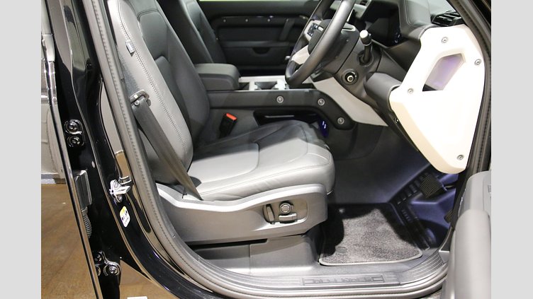 2024 認定中古車 Land Rover Defender 110 サントリーニブラック D350 ディーゼルマイルドハイブリッド X-Dynamic HSE
