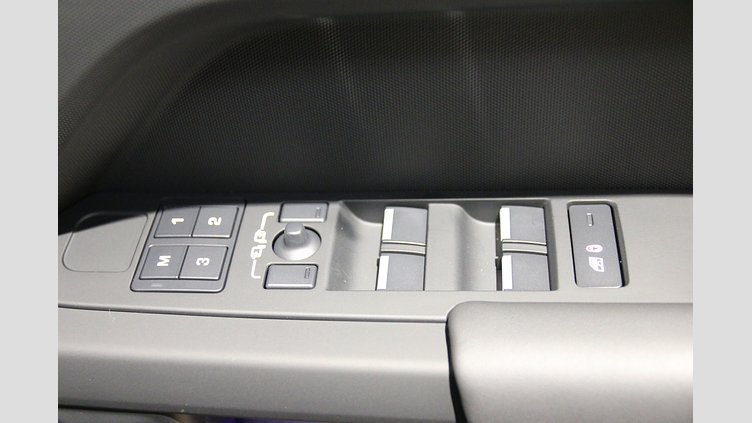 2024 認定中古車 Land Rover Defender 110 サントリーニブラック D350 ディーゼルマイルドハイブリッド X-Dynamic HSE