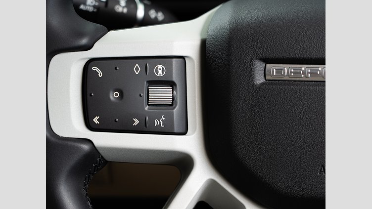 2023 認定中古車 Land Rover Defender 110 タスマンブルー D300 AWD（AT） S　D300　コイルサスペンション装着車