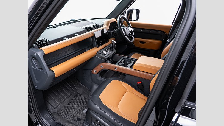 2024 認定中古車 Land Rover Defender 110 サントリーニブラック D300 AWD（AT） X-DYNAMIC HSE D300 エアサスペンション