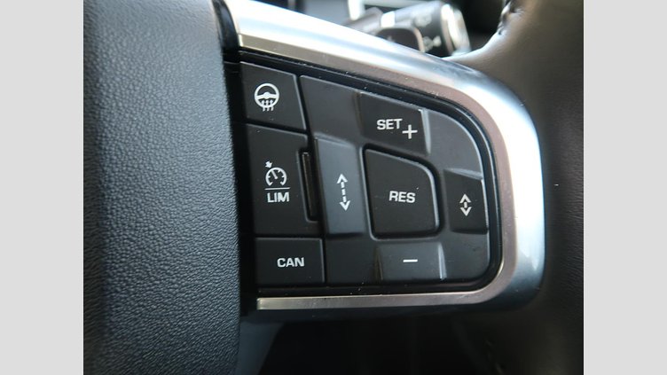 2017 認定中古車 Land Rover Discovery Sport Yulong White 2.0 litre i4D Diesel HSE