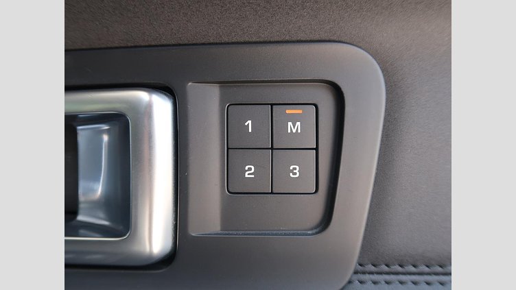 2017 認定中古車 Land Rover Discovery Sport Yulong White 2.0 litre i4D Diesel HSE