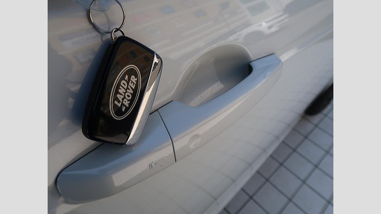 2017 認定中古車 Land Rover Discovery Sport Yulong White 2.0 litre i4D Diesel HSE