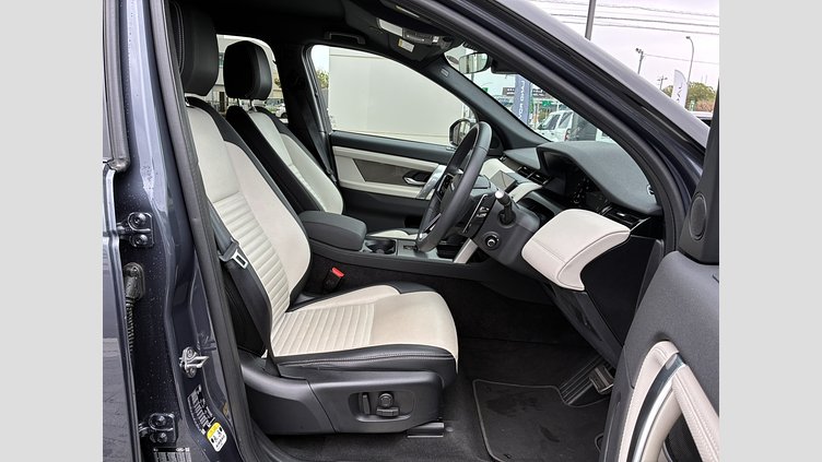 2023 認定中古車 Land Rover Discovery Sport ヴァレジネブルー D200マイルドハイブリッド（ディーゼル） 標準ホイール DYNAMIC SE