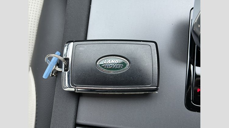 2023 認定中古車 Land Rover Discovery Sport ヴァレジネブルー D200マイルドハイブリッド（ディーゼル） 標準ホイール DYNAMIC SE