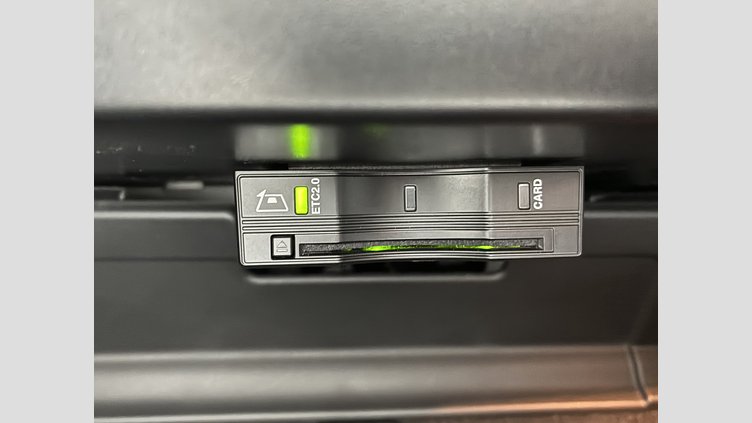 2023 認定中古車 Land Rover Discovery Sport ヴァレジネブルー D200マイルドハイブリッド（ディーゼル） 標準ホイール DYNAMIC SE