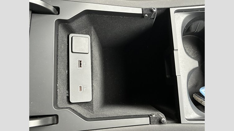 2023 認定中古車 Land Rover Discovery Sport ヴァレジネブルー D200マイルドハイブリッド（ディーゼル） 標準ホイール DYNAMIC SE