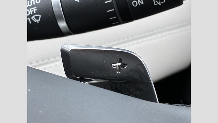 2023 認定中古車 Land Rover Discovery Sport ヴァレジネブルー D200マイルドハイブリッド（ディーゼル） 標準ホイール DYNAMIC SE