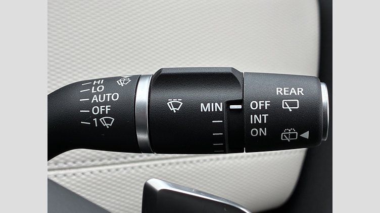 2023 認定中古車 Land Rover Discovery Sport ヴァレジネブルー D200マイルドハイブリッド（ディーゼル） 標準ホイール DYNAMIC SE