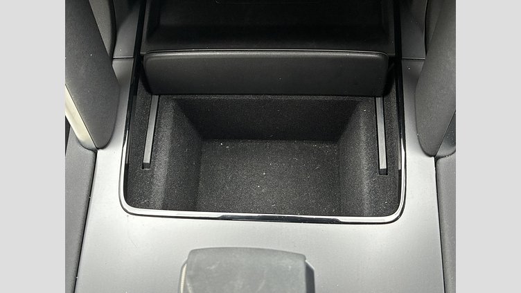 2023 認定中古車 Land Rover Discovery Sport ヴァレジネブルー D200マイルドハイブリッド（ディーゼル） 標準ホイール DYNAMIC SE