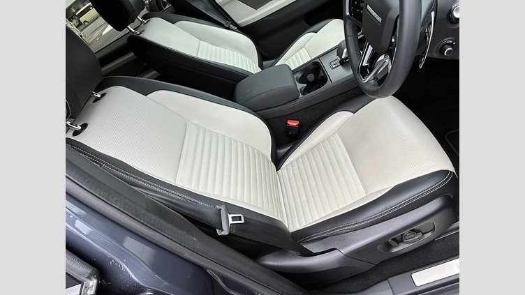 2023 認定中古車 Land Rover Discovery Sport ヴァレジネブルー D200マイルドハイブリッド（ディーゼル） 標準ホイール DYNAMIC SE