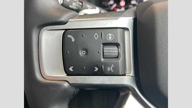 2024 認定中古車 Land Rover Discovery フジホワイト D350マイルドハイブリッド（ディーゼル） Dynamic SE