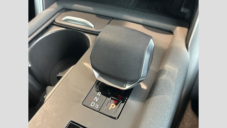 2024 認定中古車 Land Rover Discovery フジホワイト D350マイルドハイブリッド（ディーゼル） Dynamic SE