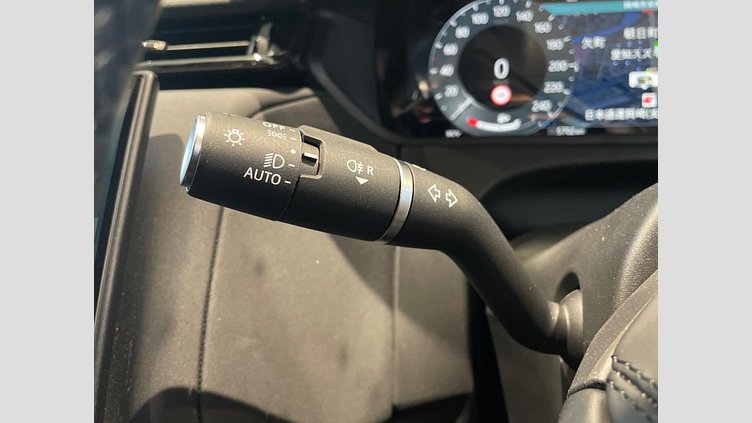 2024 認定中古車 Land Rover Range Rover Velar フジホワイト D200マイルドハイブリッド（ディーゼル） スタンダードホイールベース Dynamic SE
