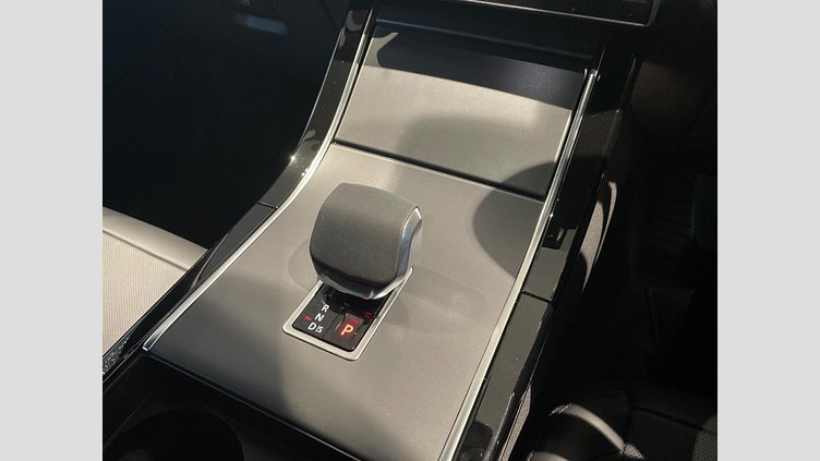 2024 認定中古車 Land Rover Range Rover Velar フジホワイト D200マイルドハイブリッド（ディーゼル） スタンダードホイールベース Dynamic SE
