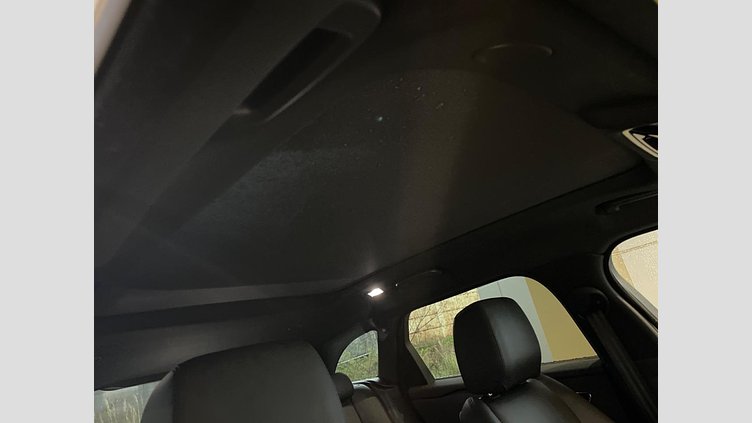 2024 認定中古車 Land Rover Range Rover Velar フジホワイト D200マイルドハイブリッド（ディーゼル） スタンダードホイールベース Dynamic SE