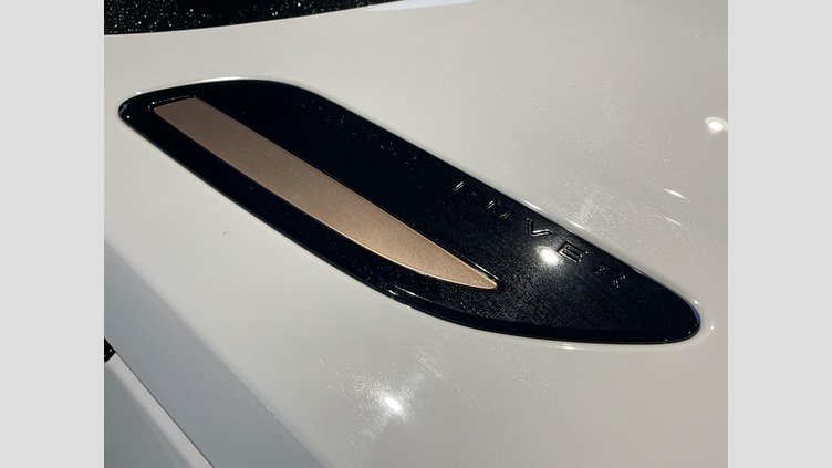 2024 認定中古車 Land Rover Range Rover Velar フジホワイト D200マイルドハイブリッド（ディーゼル） スタンダードホイールベース Dynamic SE