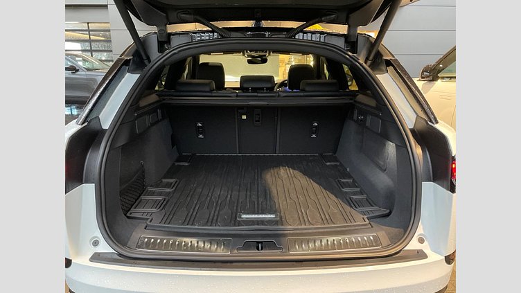 2024 認定中古車 Land Rover Range Rover Velar フジホワイト D200マイルドハイブリッド（ディーゼル） スタンダードホイールベース Dynamic SE