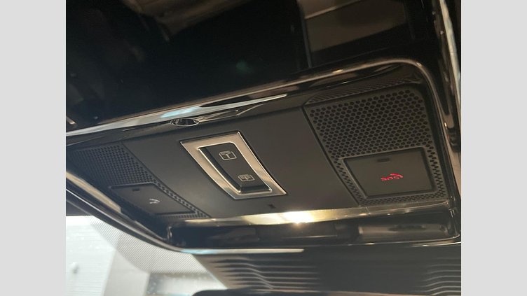 2024 認定中古車 Land Rover Range Rover Velar フジホワイト D200マイルドハイブリッド（ディーゼル） スタンダードホイールベース Dynamic SE
