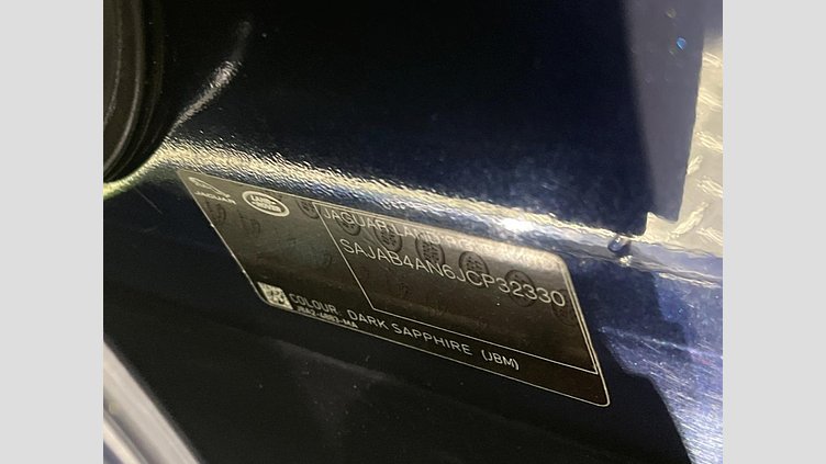 2017 認定中古車 Jaguar XE Loire Blue 2WD 8AT
 R-Sports