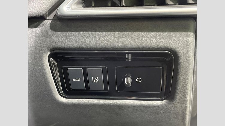 2017 認定中古車 Jaguar XE Loire Blue 2WD 8AT
 R-Sports