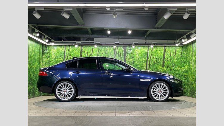 2017 認定中古車 Jaguar XE Loire Blue 2WD 8AT
 R-Sports