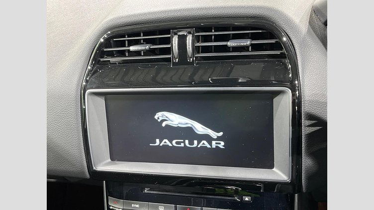 2017 認定中古車 Jaguar XE Loire Blue 2WD 8AT
 R-Sports