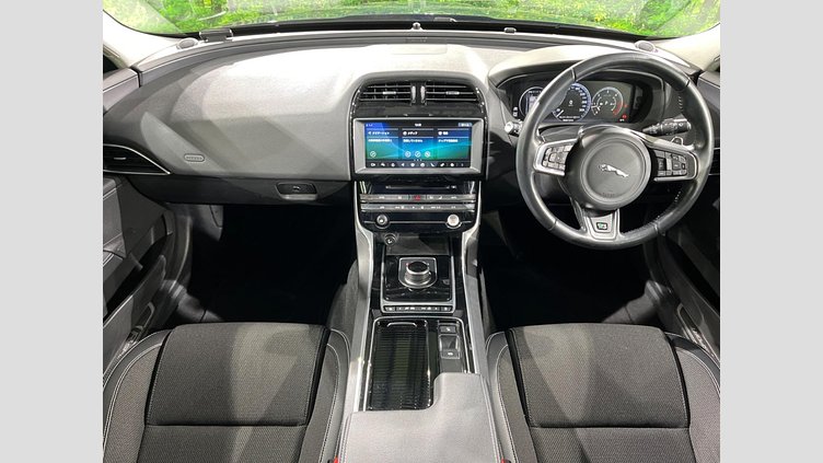 2017 認定中古車 Jaguar XE Loire Blue 2WD 8AT
 R-Sports