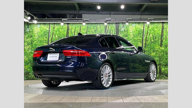 2017 認定中古車 Jaguar XE Loire Blue 2WD 8AT
 R-Sports