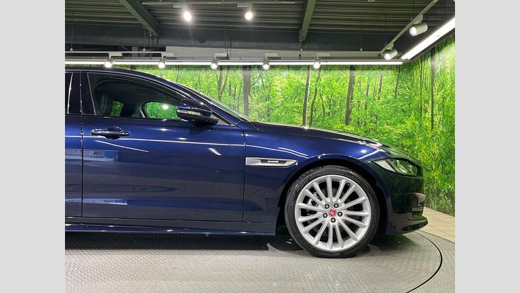 2017 認定中古車 Jaguar XE Loire Blue 2WD 8AT
 R-Sports
