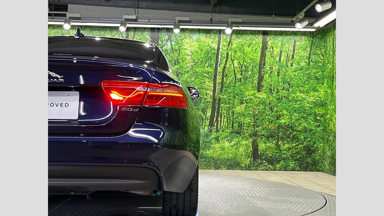 2017 認定中古車 Jaguar XE Loire Blue 2WD 8AT
 R-Sports